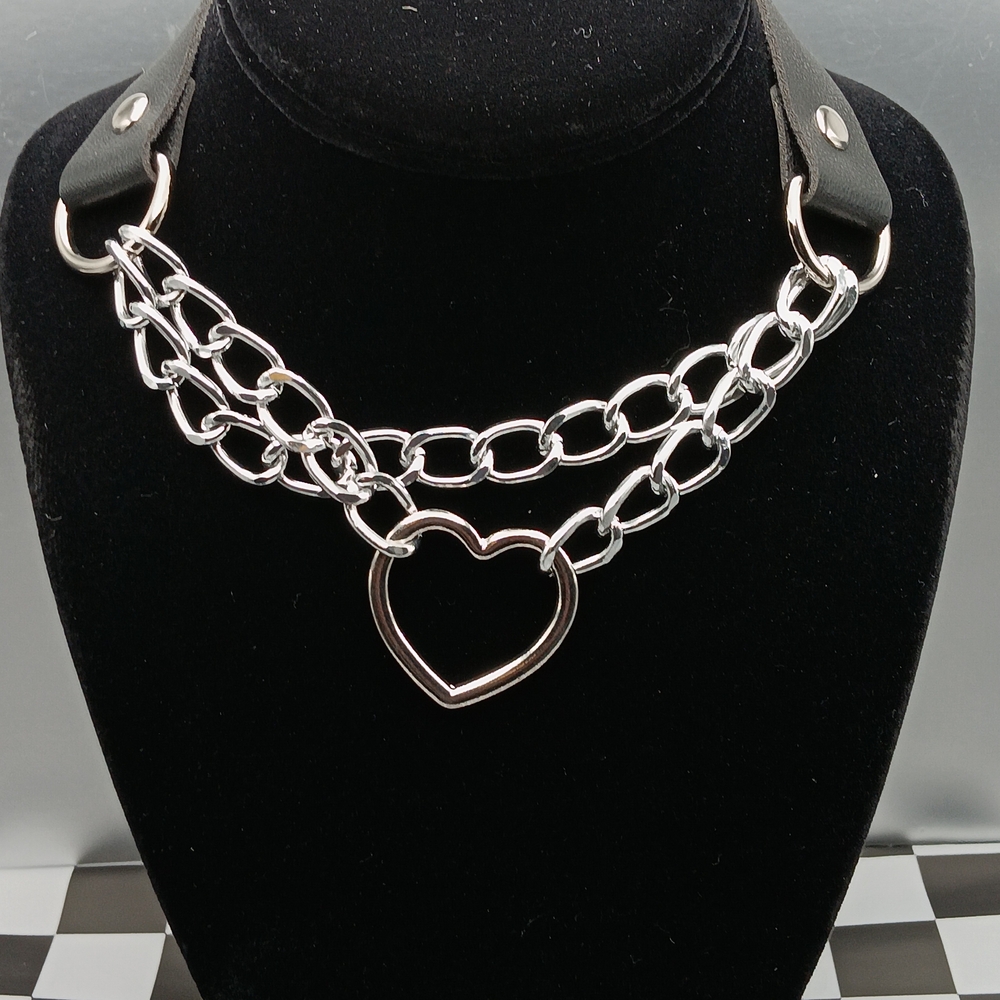 Silver Heart Chain Necklace - Picture 5 of 5